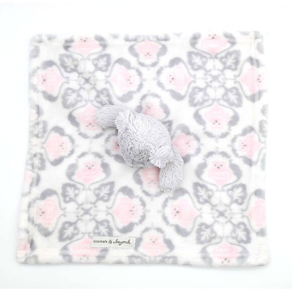 Blankets & Beyond White Gray Lovey Plush Bear Blanket w/All Over Chicks Pattern - Picture 4 of 5